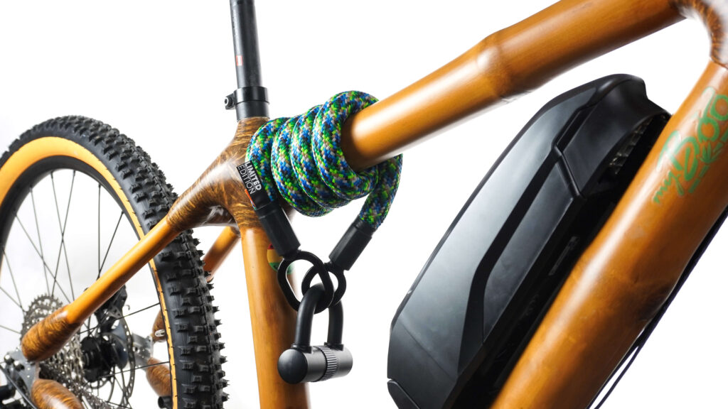 neon earth eyelet um Oberrohr vom myboo E-Bike mit U-Lock